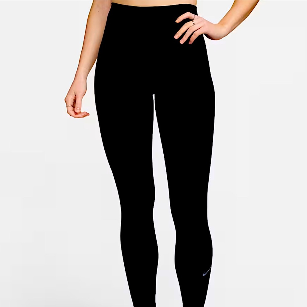 Nike Black Essential Leggings